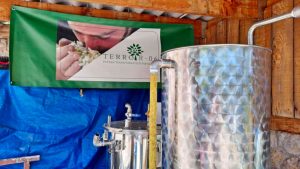 eau fleur oranger aromes parfums distillateur cite dazur pays grassois