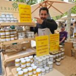 stands de producteurs pendant la manifestation les chefs à st tropez